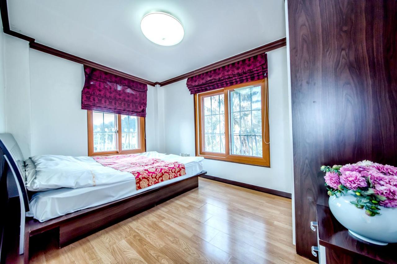 Jeju Hue Pension Seogwipo Exterior foto